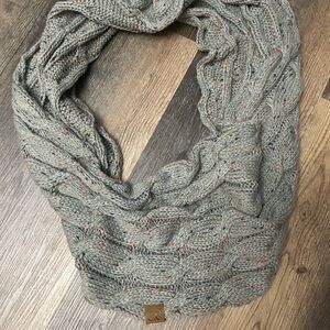 Chunky Knit Gray Scarf